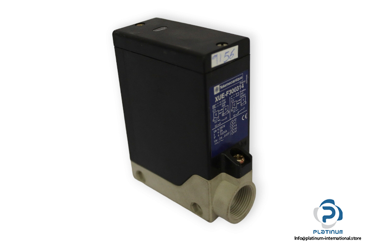 telemecanique-XUE-F300314-photoelectric-sensor-used-2