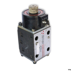 Atos-DKU-1611_13-solenoid-operated-directional-valve-(used)