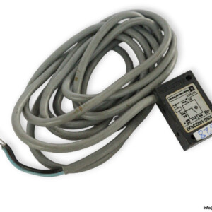telemecanique-XSG-H023100-inductive-proximity-sensor-used