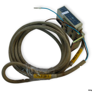 telemecanique-XUL-K0830-through-beam-emitter-sensor-(Used)