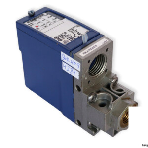 Telemecanique XMLA070D2S13 Pressure Switch