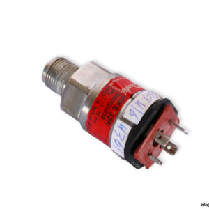 Danfoss-AKS32R-060G1038-pressure-transmitter-(used)