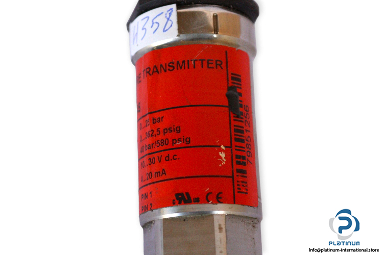 Danfoss-AKS33-060G2045-pressure-transmitter-(used)-3