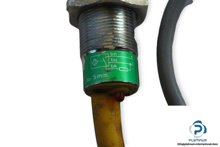turck-BI5-M18-AP6X-inductive-sensor-used-4