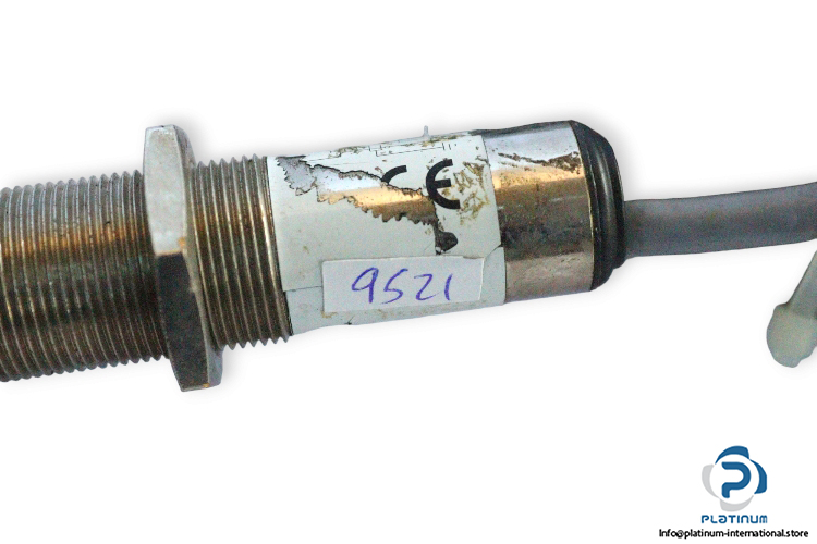 balluff-BOS-18M-NS-1PB-SA2-inductive-proximity-sensor-used-4