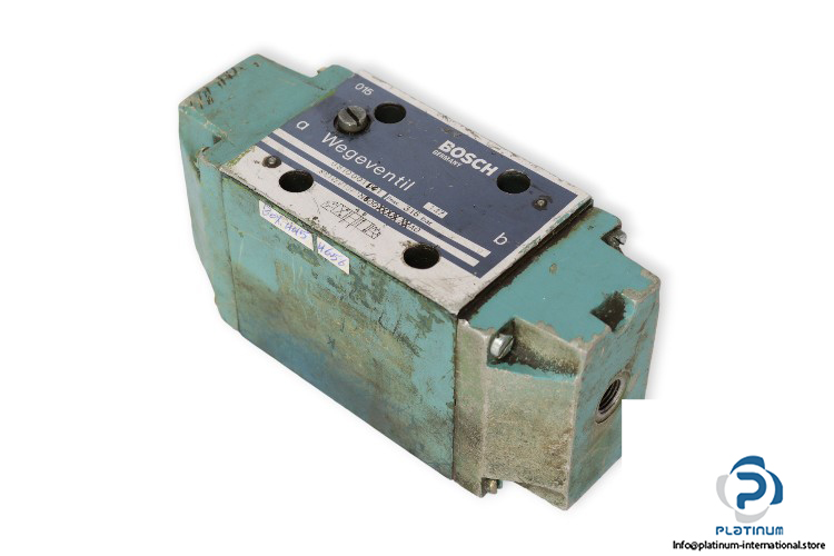 Bosch-0810001141-solenoid-operated-directional-valve-(used)