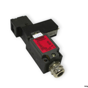 euchner-NZ1VZ-528E3VSE04-safety-switch-(used)