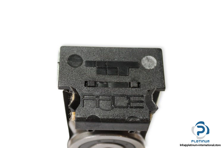 t-race-RV43-5-linear-roller-bearing-(new)-1