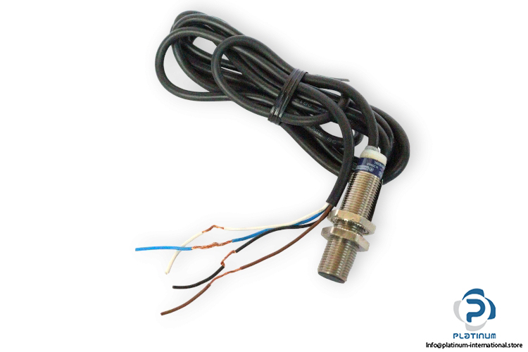 telemecanique-XS1-M12KP340-inductive-sensor-used
