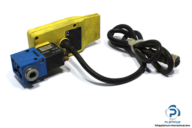 wenglor-OPT104-photoelectric-retro-reflex-sensor