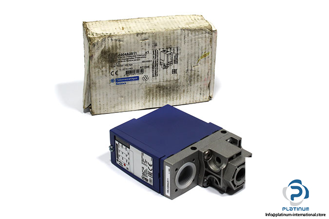 telemecanique-XMLA004A2S11-pressure-switch