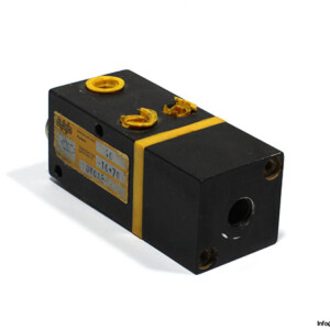 waircom-UKCA8-air-pilot-valve