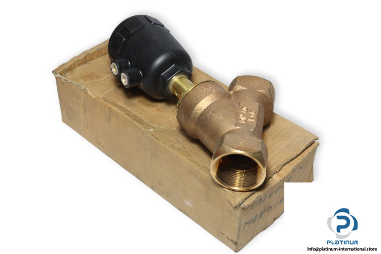 Burkert-2000-A-40.0-PTFE-RG-G1-1_2-angle-seat-valve-(new)