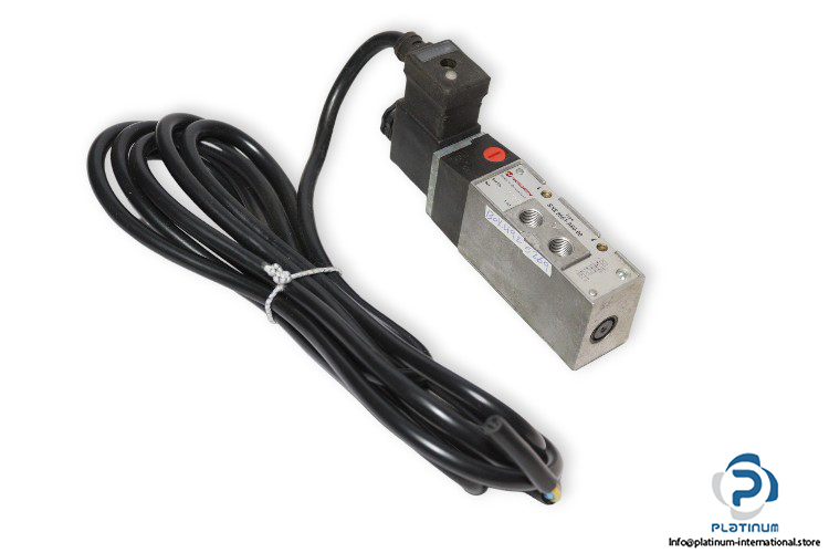 Norgren-SXE-9561-A80-00-single-solenoid-valve-with-coil-(new)