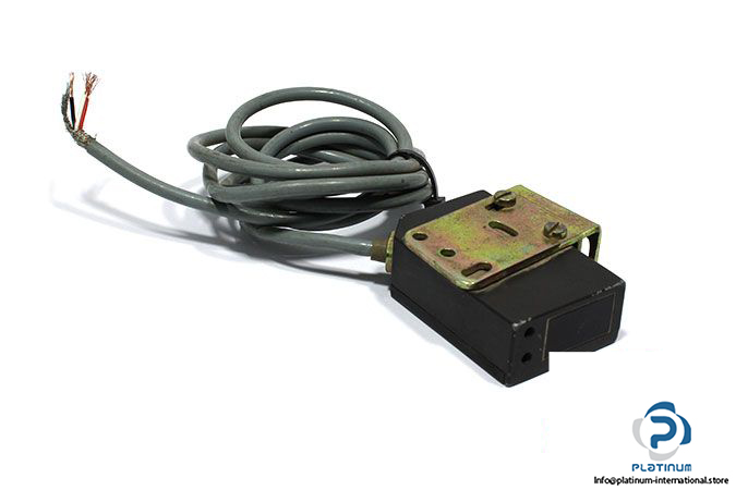 datalogic-ET3-112-photoelectric-retro-reflective-sensor-2