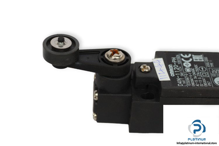 omron-D4N-1120-PH-limit-switch-(Used)-1