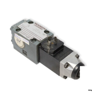 Rexroth-R900357448-solenoid-operated-directional-valve-(used)
