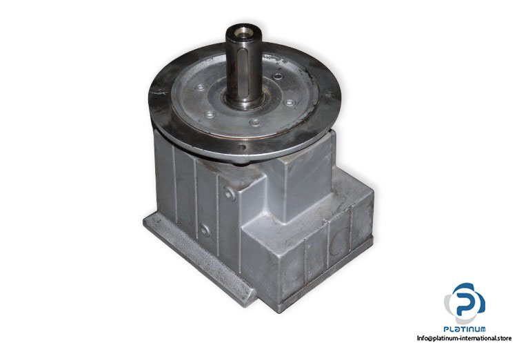 lenze-GST09-2M-VCK-helical-gearbox-used