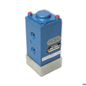 Wabco-3712052000-pneumatic-actuated-valve-(new)