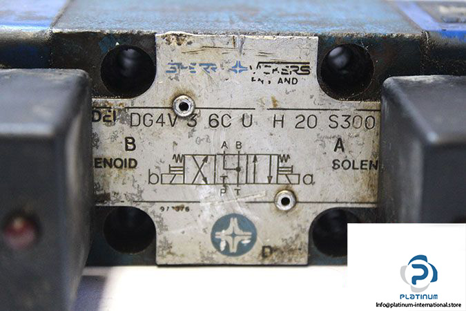 vickers-dg4v-3-6c-u-h-20-s300-solenoid-operated-directional-valve-1