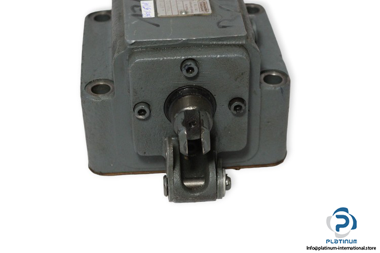 rexroth-R900427187-directional-control-valve-used-3
