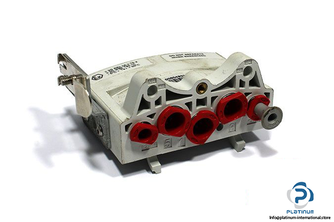 VM100804933-End-Plate