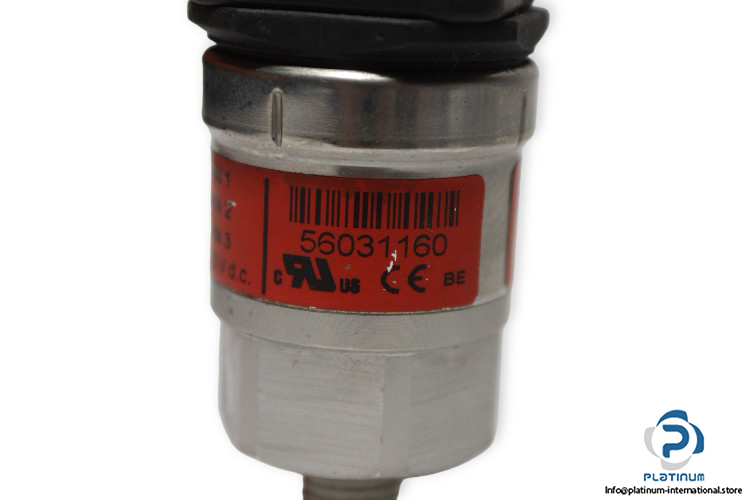 danfoss-AKS-32R-pressure-transmitter-used-6