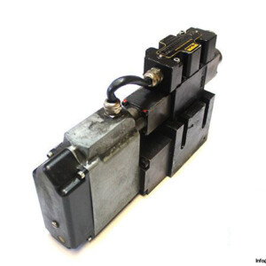 parker-D31FHE52A4NB0040-proportional-directional-control-valve