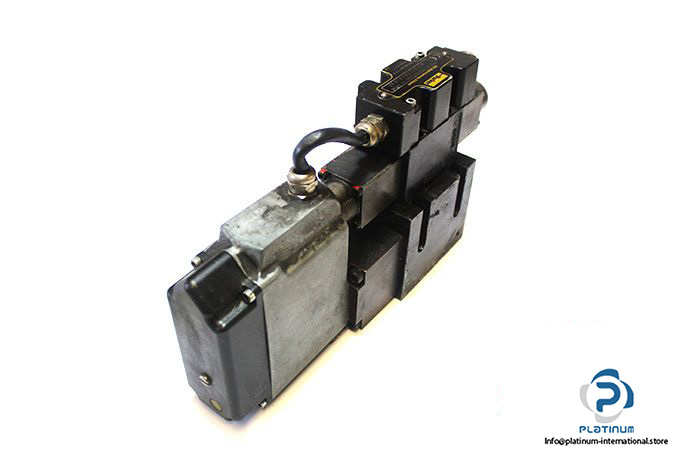 parker-D31FHE52A4NB0040-proportional-directional-control-valve