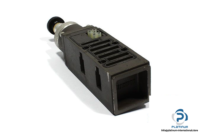 numatics-i12rs100jp00000-pressure-regulator-1