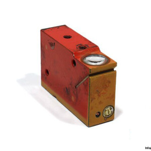 leuze-RK-18_4-GL18.5-photoelectric-retro-reflective-sensor-2