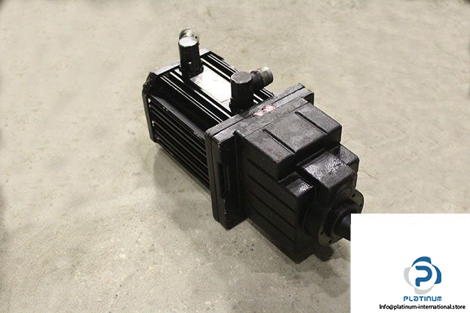 lenze-MDSKSRS071-03-servo-motor