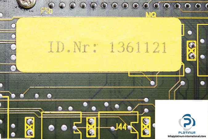 reis-1361121-circuit-board-2