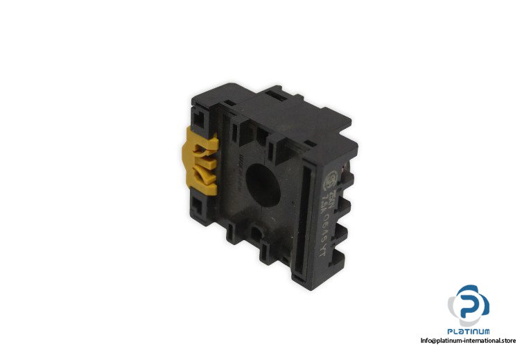 omron-pf113a-socket(new)-1.jpg