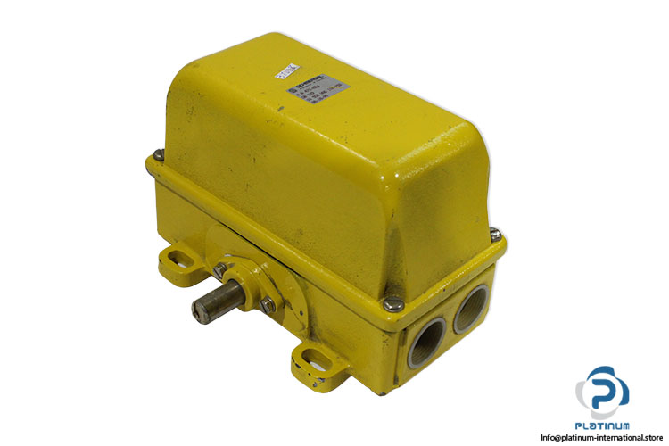 schmeasal-M-A-471-22Y-rotary-position-switch-(used)