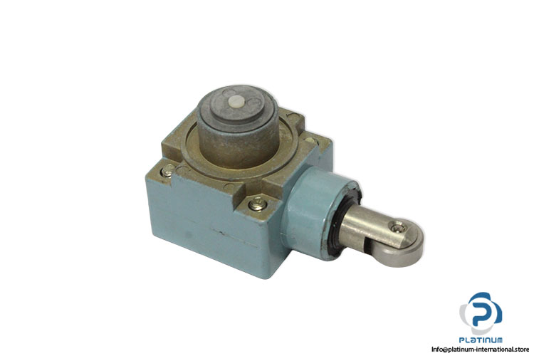 telemecanique-ZCKE64-limit-switch-head(new-without-carton)