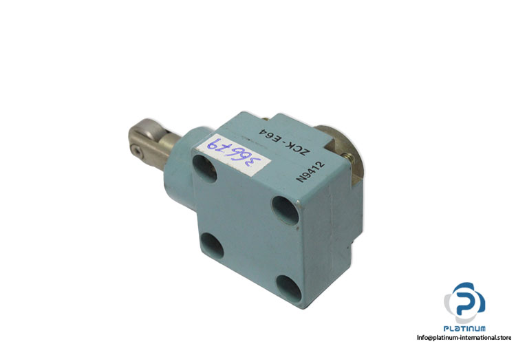 telemecanique-ZCKE64-limit-switch-head(new-without-carton)-1