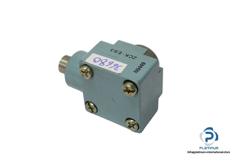 telemecanique-ZCKE63-limit-switch-head(new-without-carton)-1