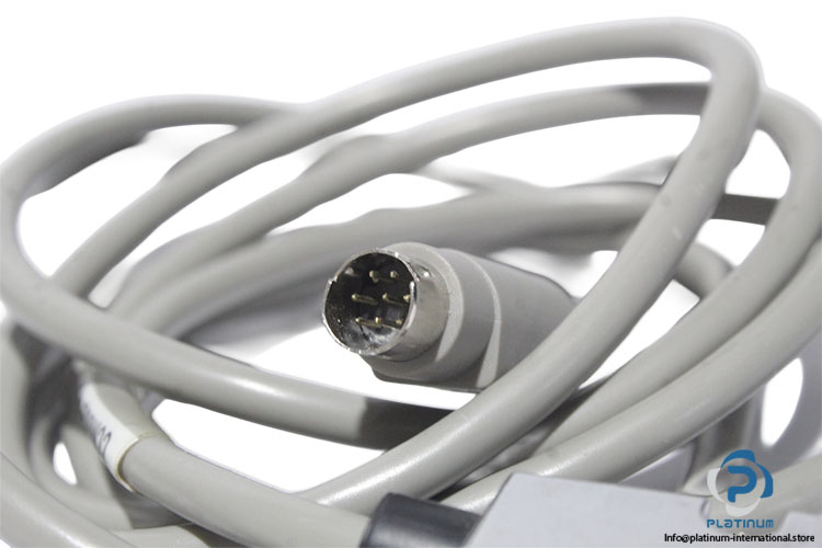 omron-R88A-CCM002P4-E-communication-cable-(new)-(carton)-2