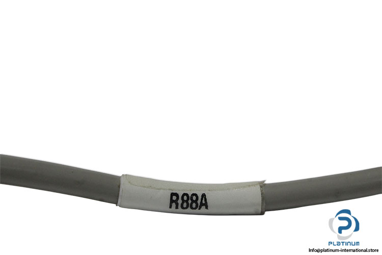 omron-R88A-CCM002P4-E-communication-cable-(new)-(carton)-4