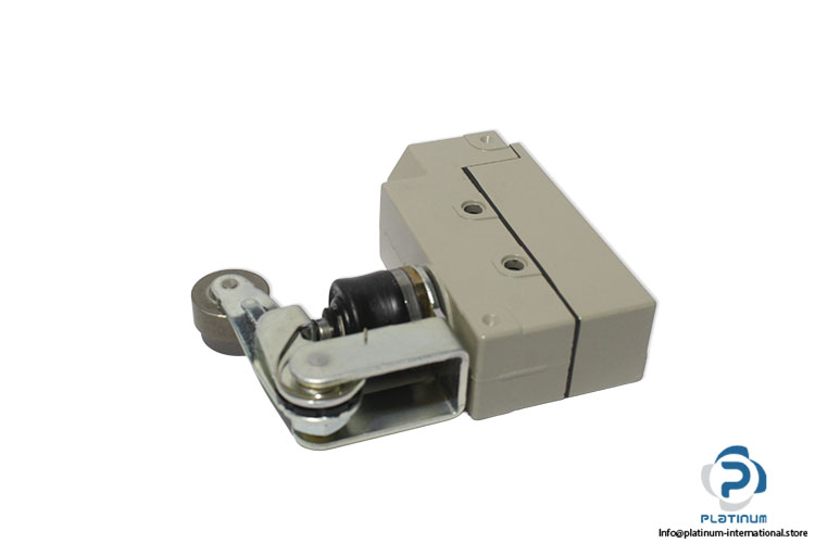 omron-ZE-NA2-2G-roller-limit-switch-(new)-(carton)-1