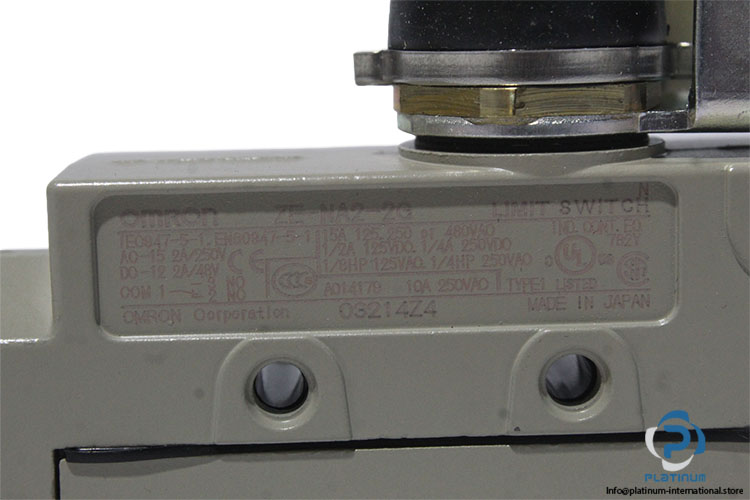 omron-ZE-NA2-2G-roller-limit-switch-(new)-(carton)-2