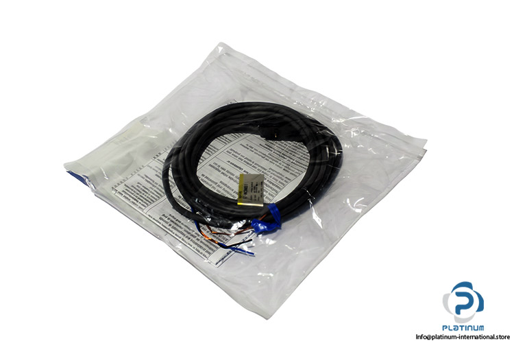 omron-TL-W3MB1-inductive-proximity-sensor-(new)