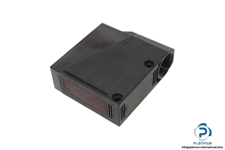 omron-e3jm-r4m4-g-photoelectric-sensor(new)-1
