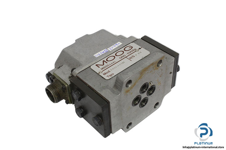 moog-E062-057A-servo-valve-(New)