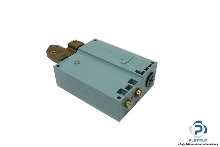 telemecanique-XMG-B288-pressure-switch-(New)-1