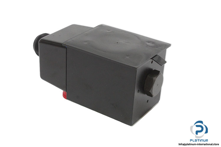 parker-D3W20BTT23-directional-control-valve-(New)-2