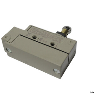 Omron ZE-Q22-2G Roller Plunger Enclosed Limit Switch