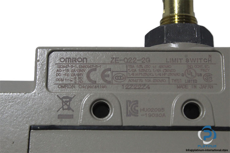omron-ZE-Q22-2G-roller-plunger-enclosed-limit-switch-(new)-(carton)-2