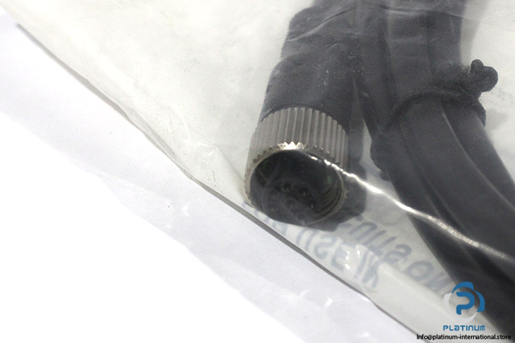 allen-bradley-889D-F8AB-2-a-motor-cable(new-carton)-1